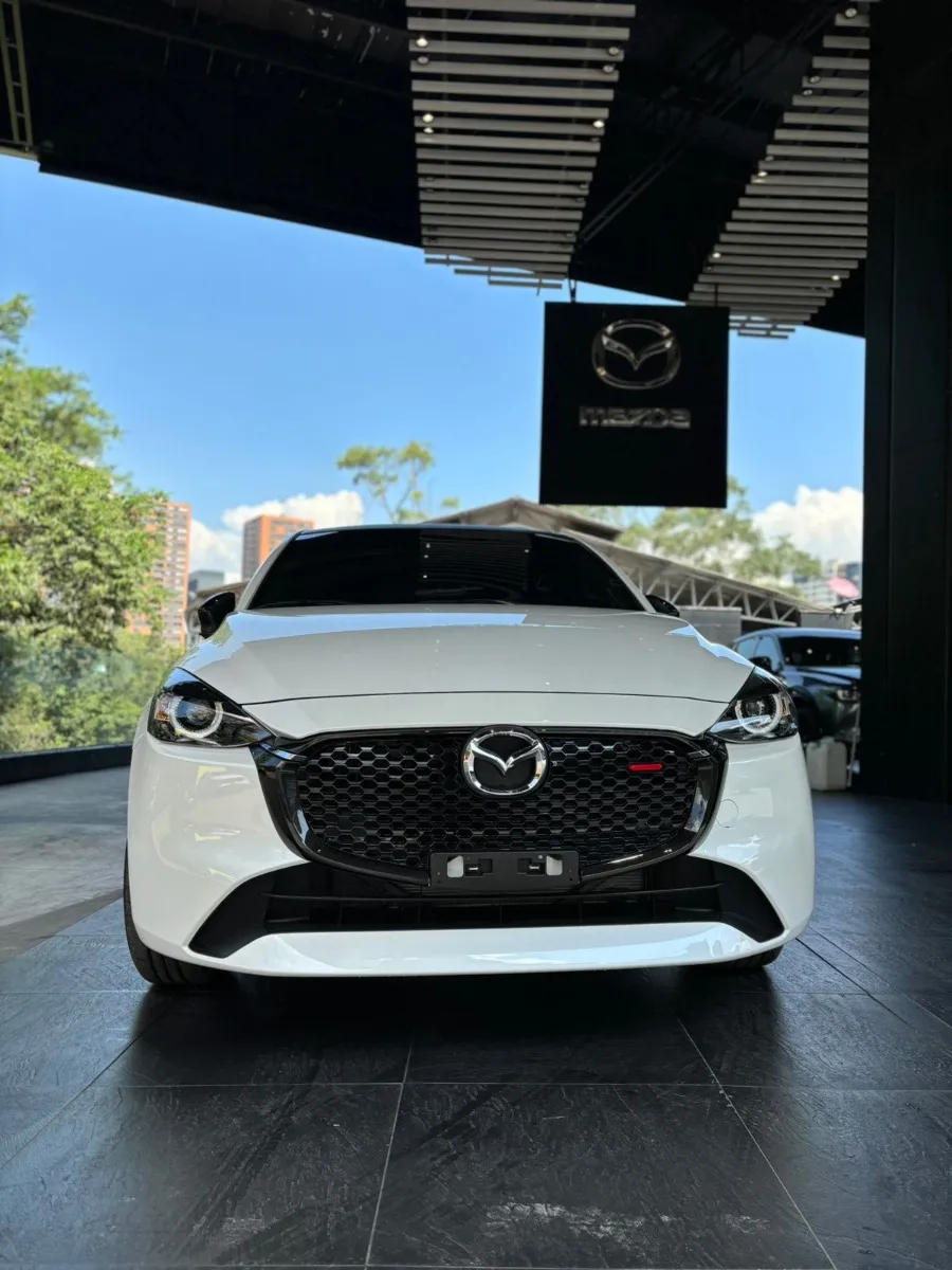 Mazda 2 GT Lx Carbon 2025 Blanco