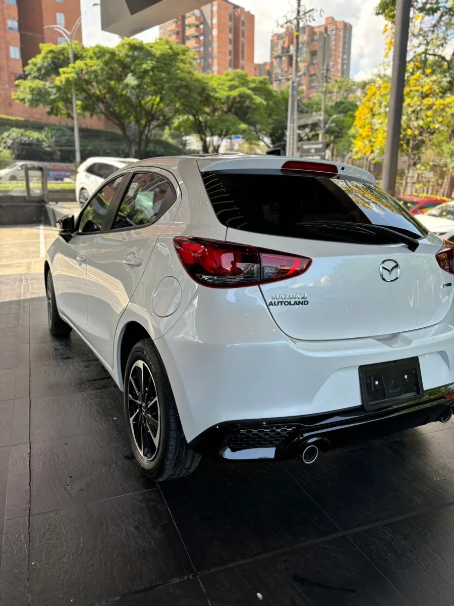 Mazda 2 GT Lx Carbon 2025 Blanco