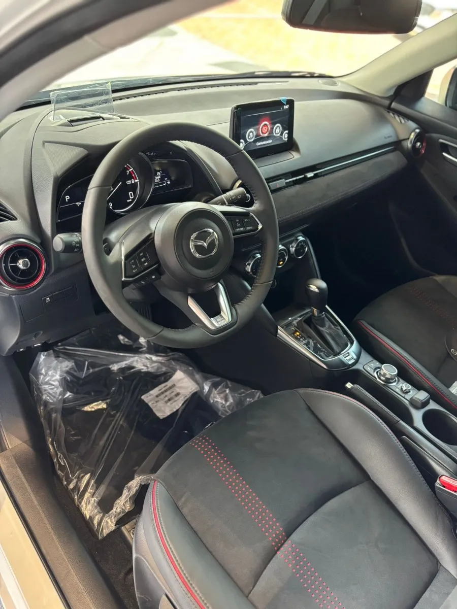 Mazda 2 GT Lx Carbon 2025 Blanco