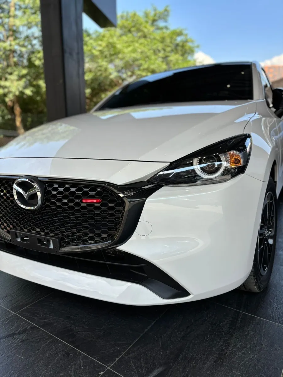 Mazda 2 GT Lx Carbon 2025 Blanco