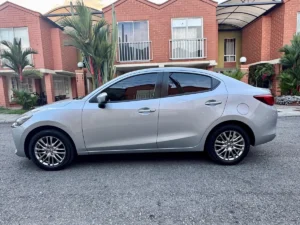 Mazda 2 2023 Plateado Itagüí
