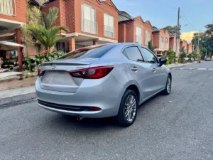 Mazda 2 2023 Plateado Itagüí