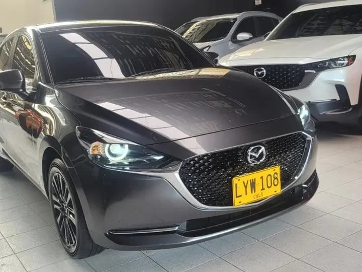 Mazda 2 Grand Touring LX 2024 Gris5