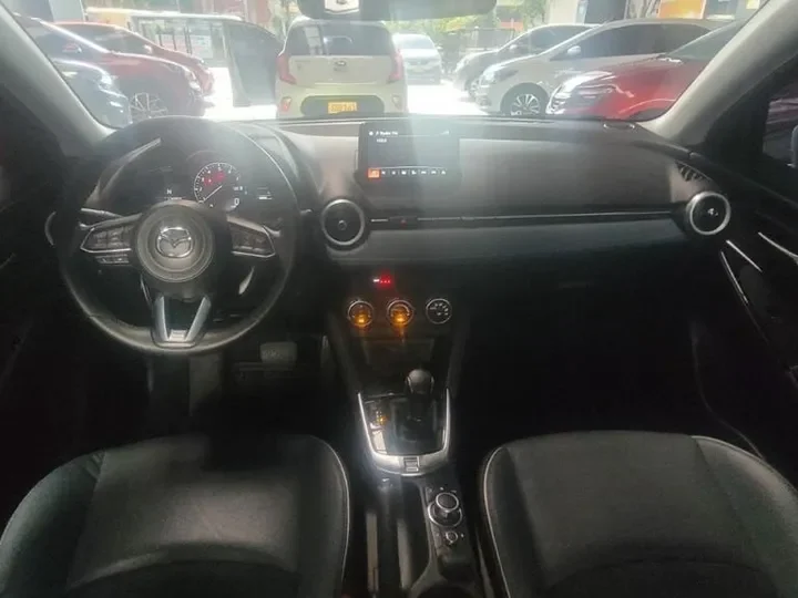 Mazda 2 Grand Touring LX 2024 Gris8