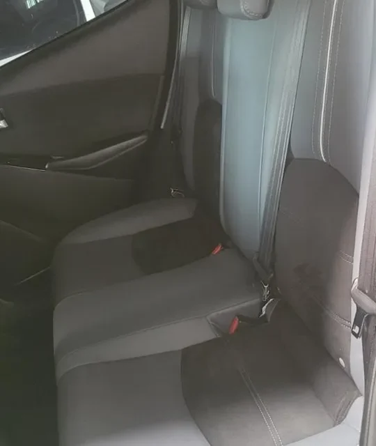 Mazda 2 Grand Touring LX 2024 Gris9