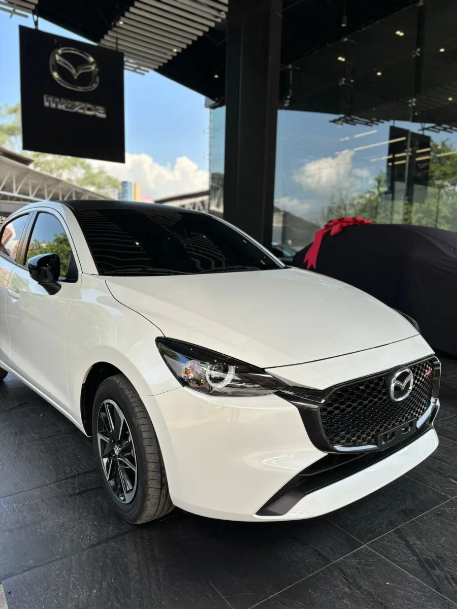 Mazda 2 2025 Blanco Medellín