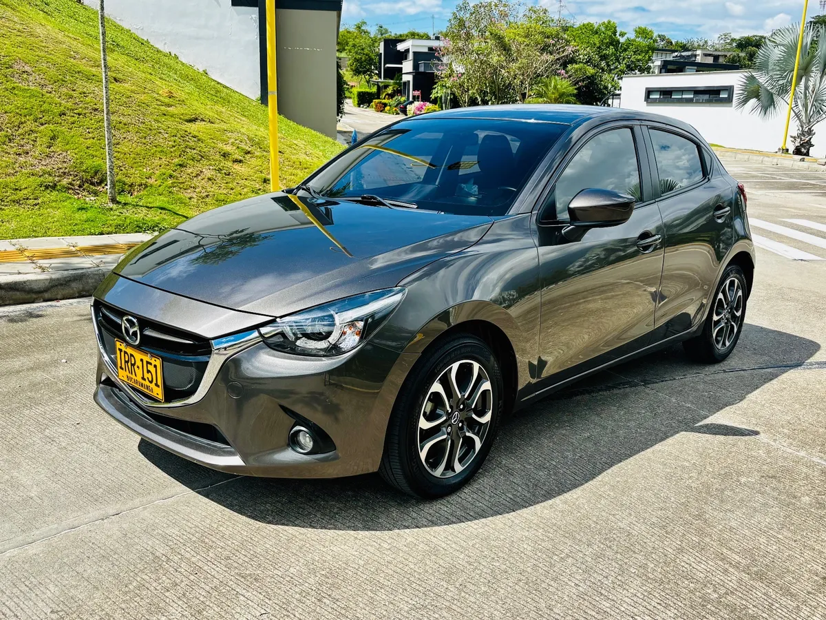 Mazda 2 2017 Gris Floridablanca