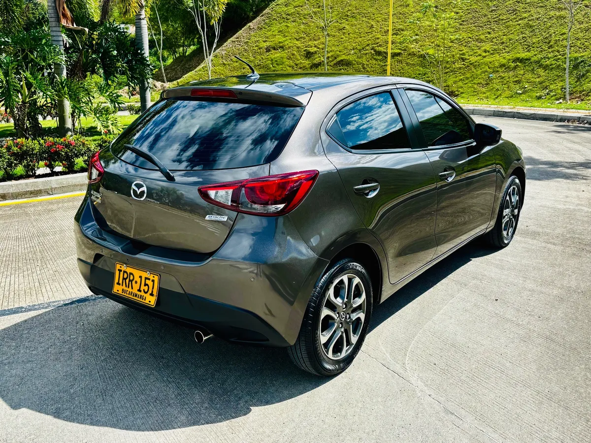 Mazda 2 2017 Gris Floridablanca