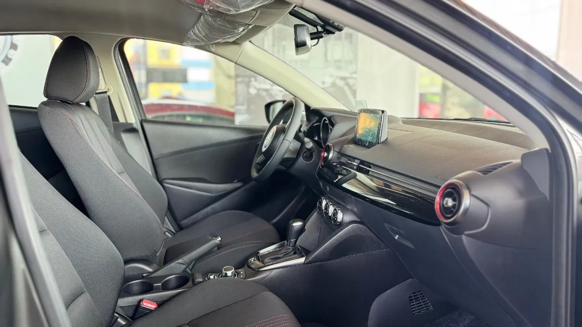 Mazda 2 Sedan 1.5 Grand Touring At 2025 Gris