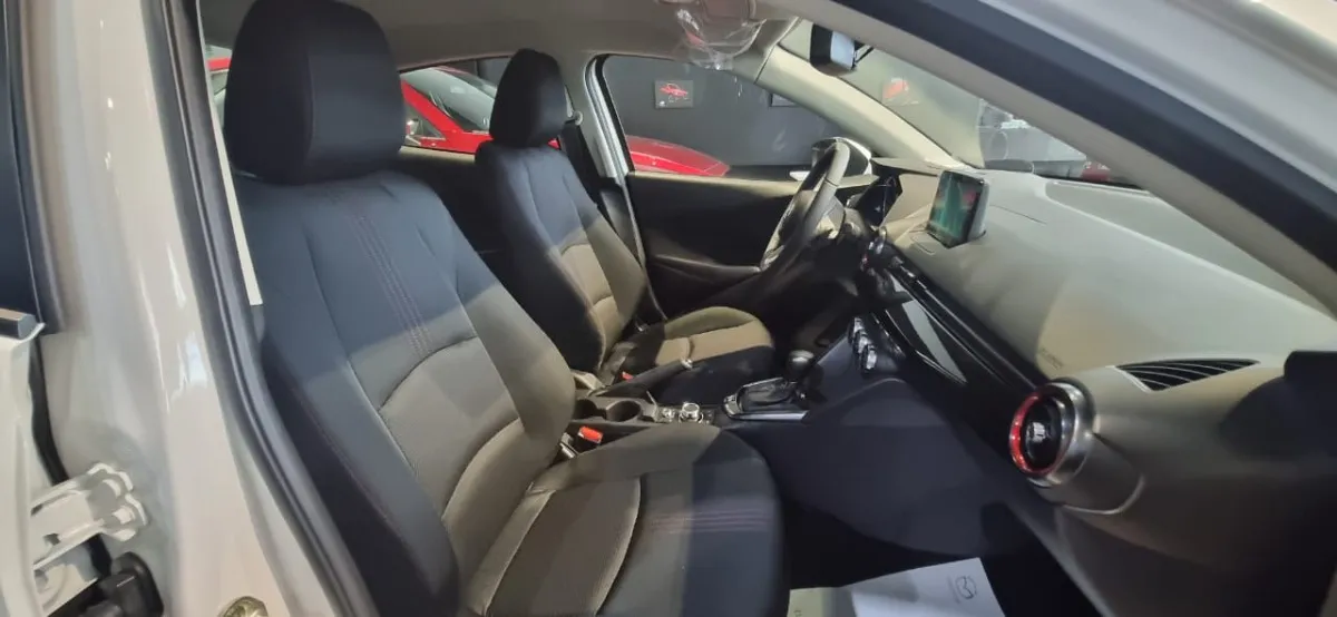 Mazda 2 Sedan Gran Touring 2026 Blanco