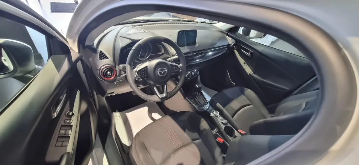 Mazda 2 Sedan Gran Touring 2026 Blanco