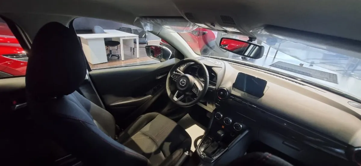 Mazda 2 Sedan Gran Touring 2026 Blanco