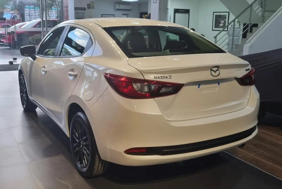 Mazda 2 Sedan Gran Touring 2026 Blanco