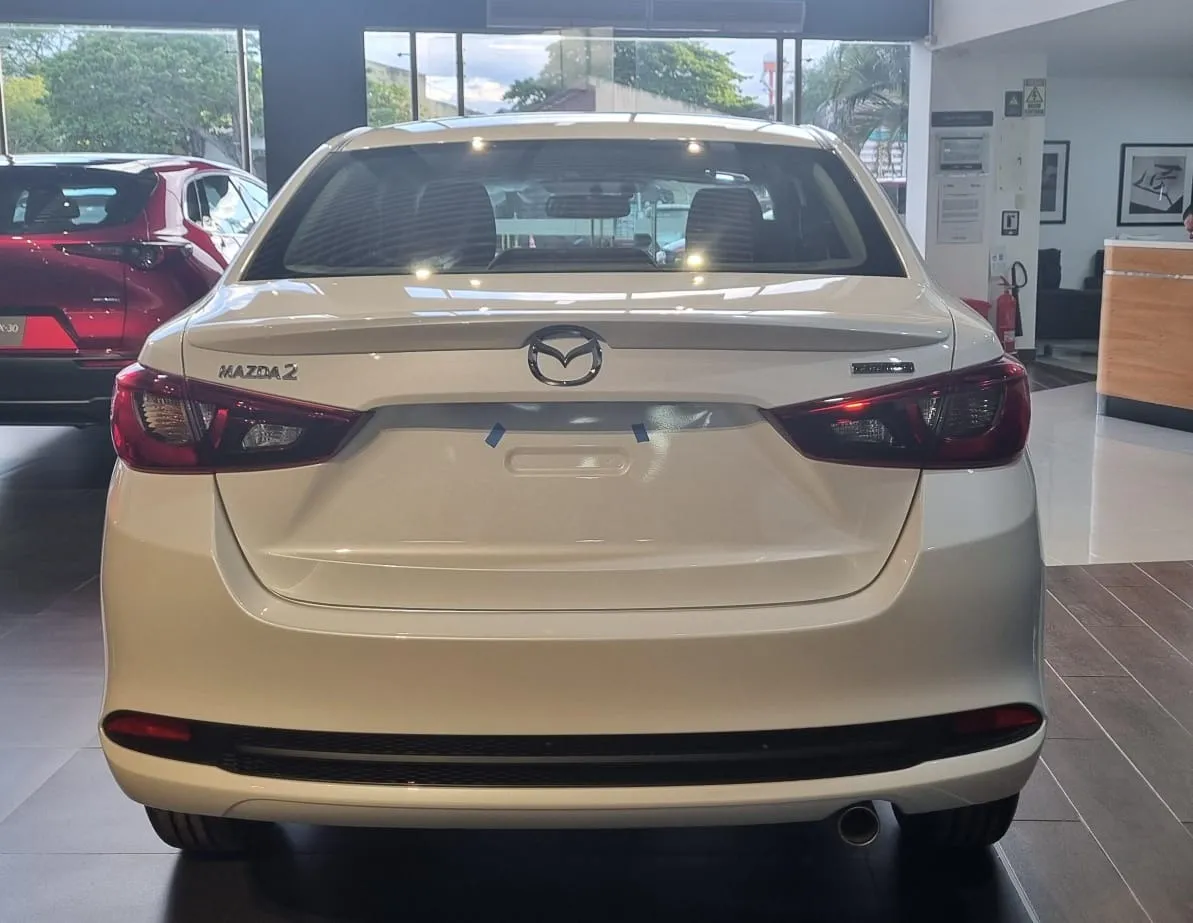 Mazda 2 Sedan Gran Touring 2026 Blanco