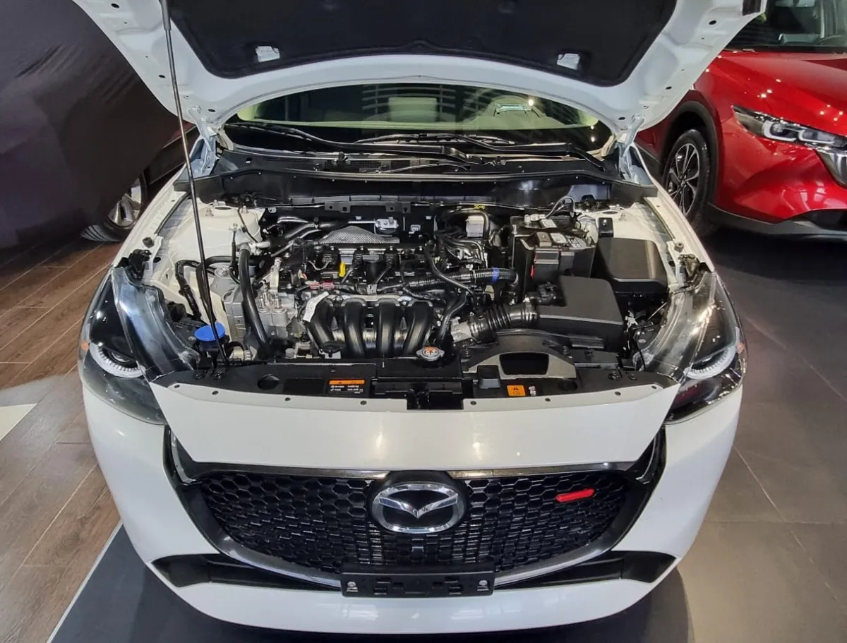 Mazda 2 Sedan Gran Touring 2026 Blanco