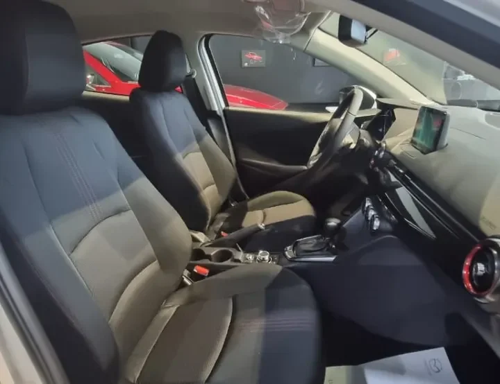 Mazda 2 Sedan Gran Touring sedan 2025 blanco9