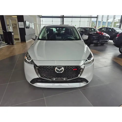 Mazda 2 2026 Gris Bogotá