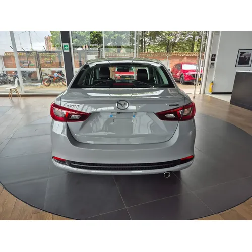 Mazda 2 2026 Gris Bogotá