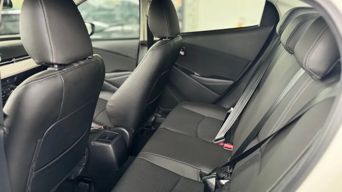 Mazda 2 Sedan Touring At 2025 Blanco