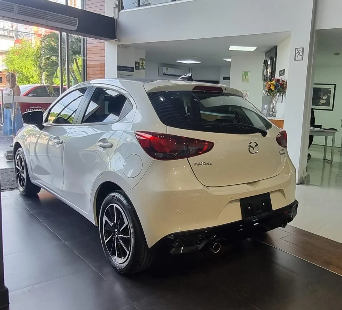 Mazda 2 2025 Blanco Neiva
