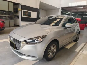 Mazda 2 2022 Gris Pasto