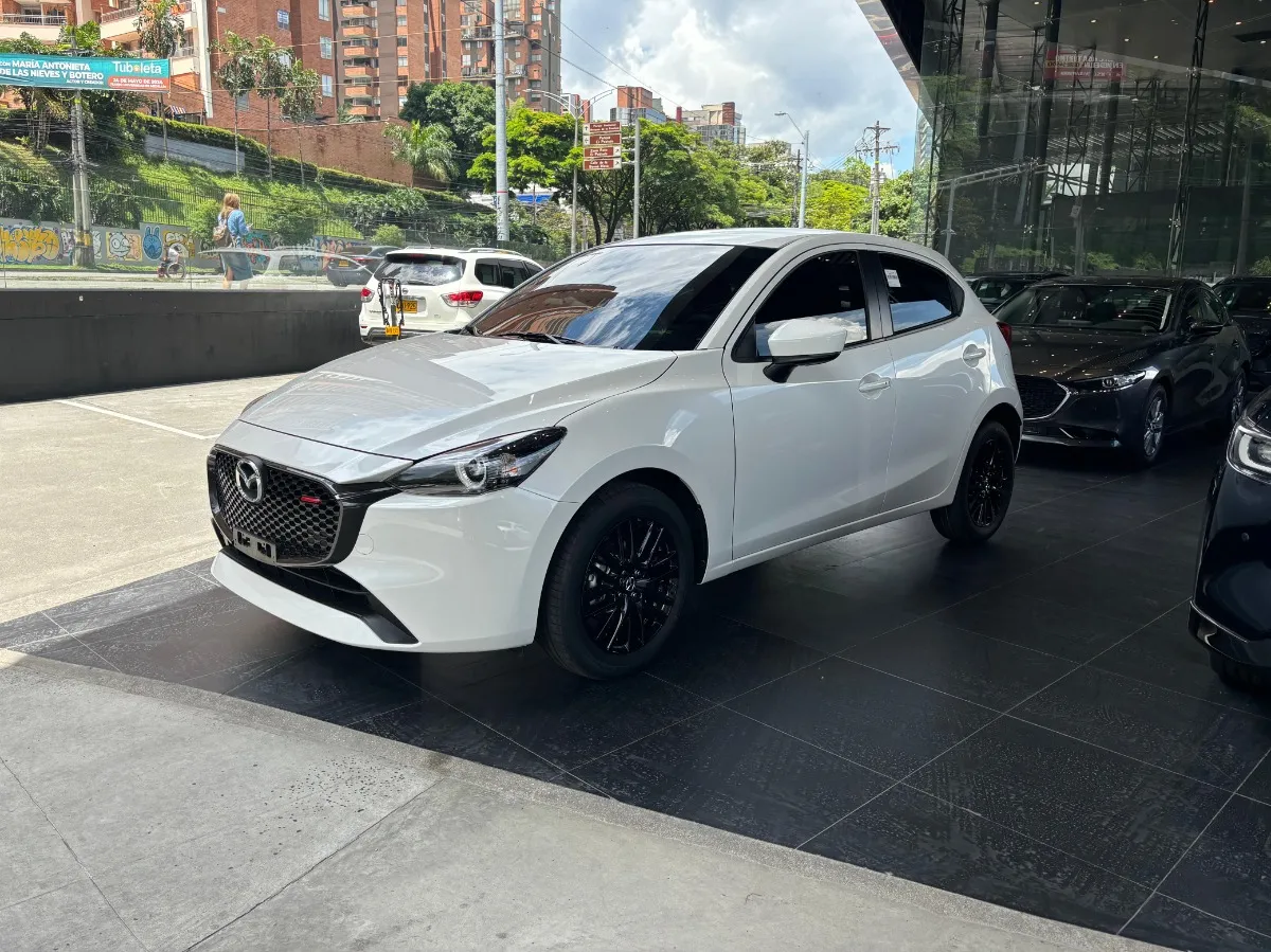 Mazda 2 2025 Blanco Medellín