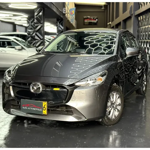Mazda 2 2024 Gris Bogotá