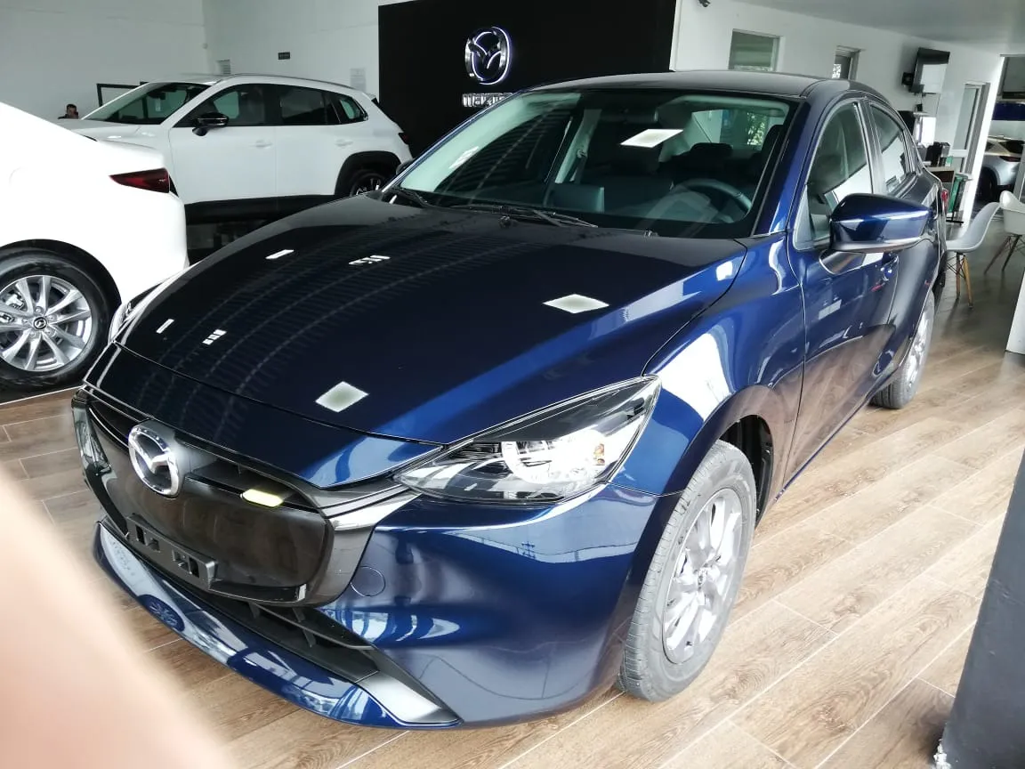Mazda 2 Touring At Sedan 2025 Azul
