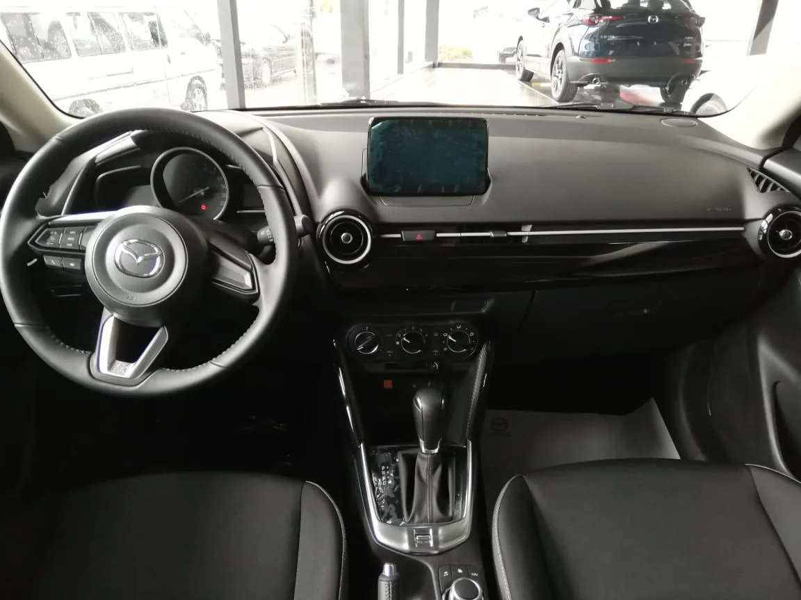 Mazda 2 Touring At Sedan 2025 Azul