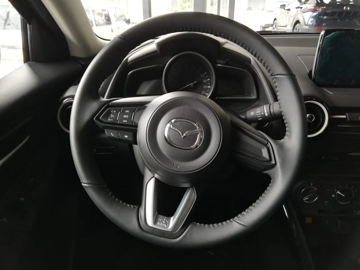 Mazda 2 Touring At Sedan 2025 Azul