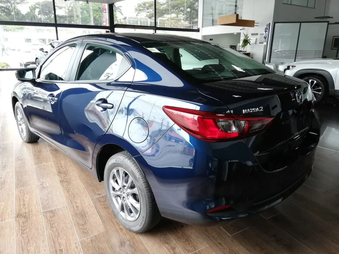 Mazda 2 Touring At Sedan 2025 Azul