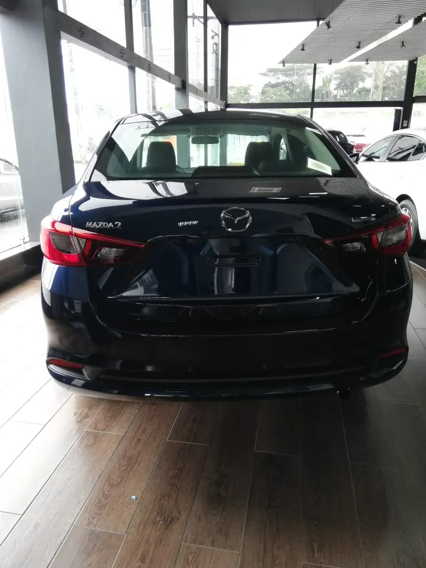 Mazda 2 Touring At Sedan 2025 Azul
