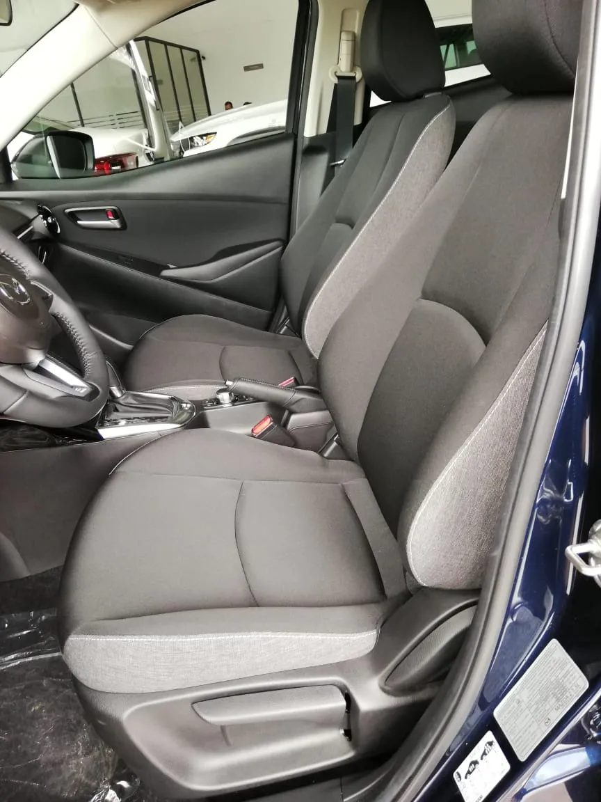 Mazda 2 Touring At Sedan 2025 Azul
