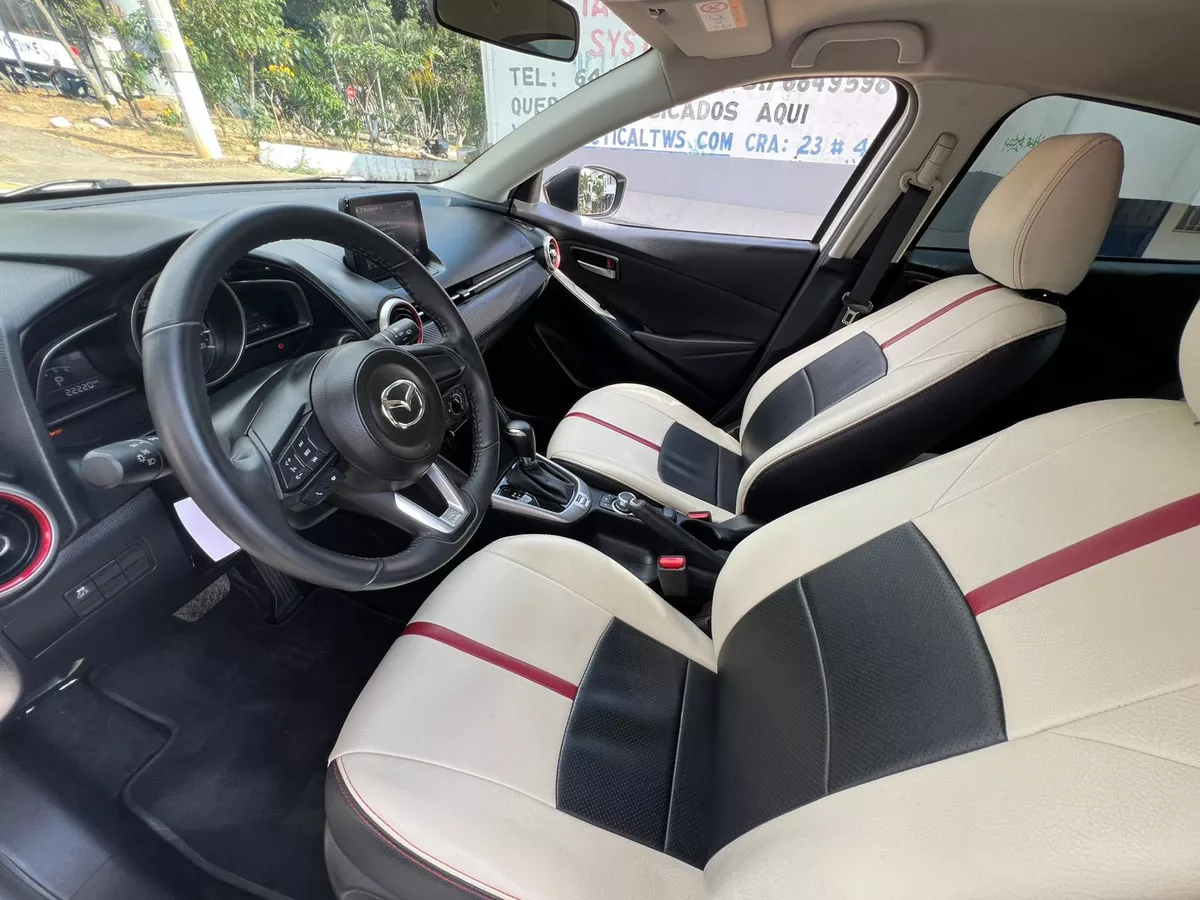 Mazda 2 Touring Carrocería Hatch Back Modelo 2024