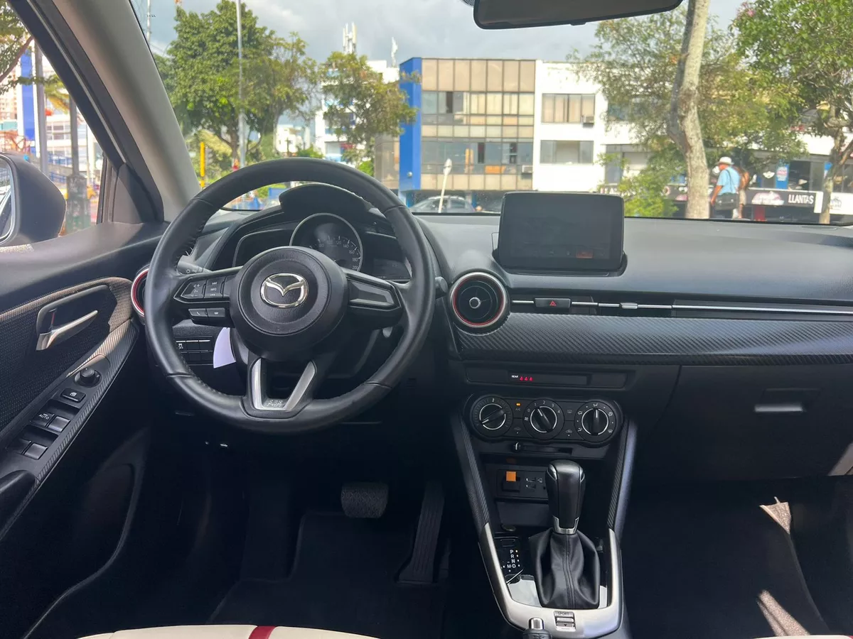 Mazda 2 Touring Carrocería Hatch Back Modelo 2024