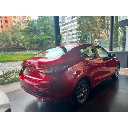 Mazda 2 2026 Rojo Bogotá