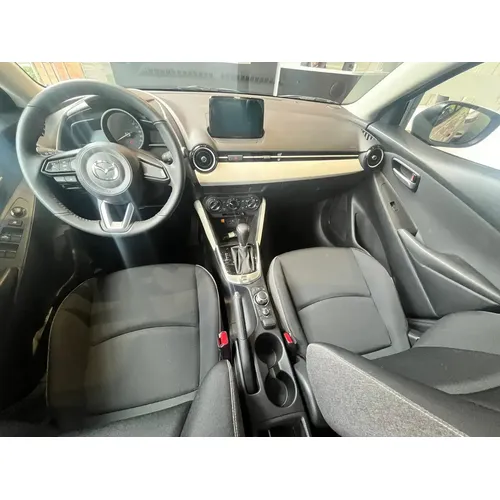 Mazda 2 2026 Rojo Bogotá