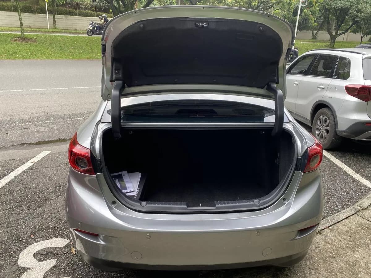 Mazda 3 2.0 Grand Touring At 4x2 2017 Gris