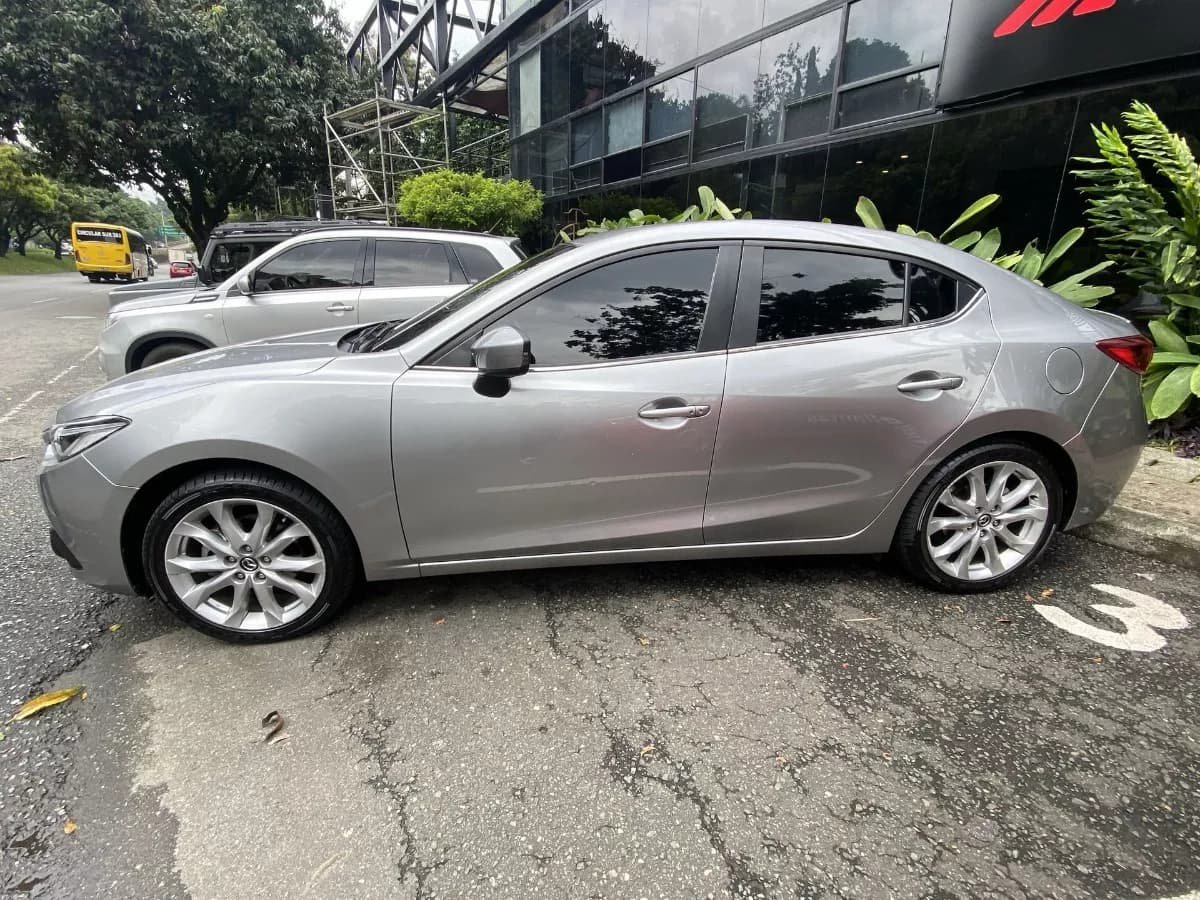 Mazda 3 2.0 Grand Touring At 4x2 2017 Gris