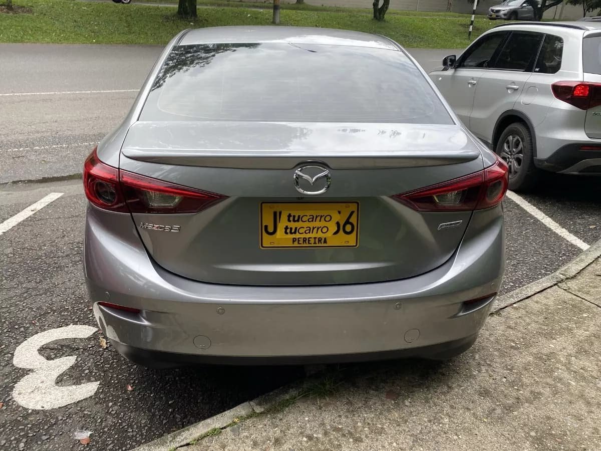 Mazda 3 2.0 Grand Touring At 4x2 2017 Gris
