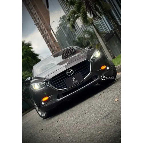 Mazda 3 2018 Gris Medellín