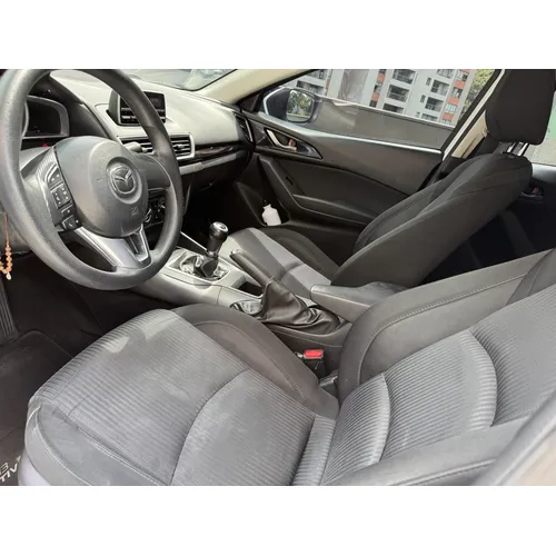 Mazda 3 2017 Blanco Medellín