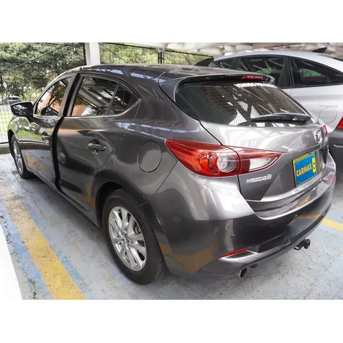 Mazda 3 2018 Gris Bogotá