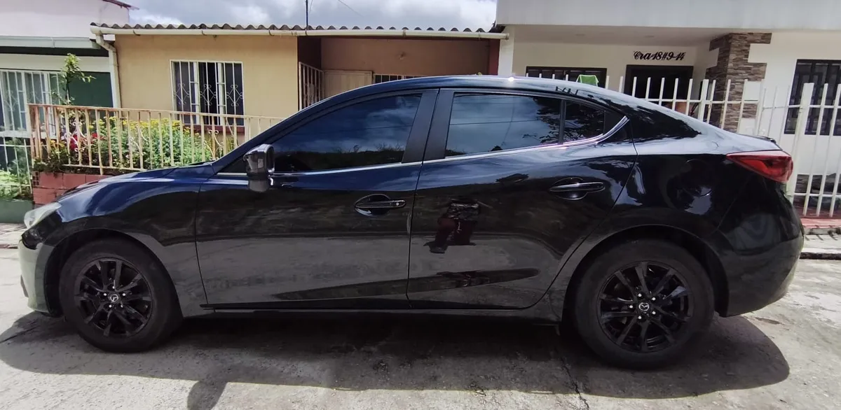 Mazda 3 2016 Negro Pamplona