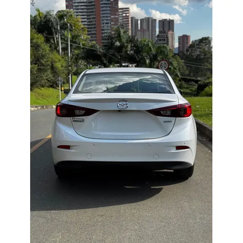 Mazda 3 2018 Blanco Medellín