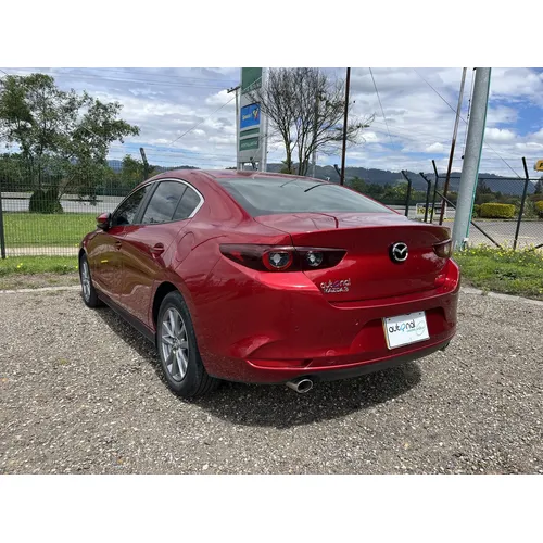 Mazda 3 2024 Rojo Bogotá