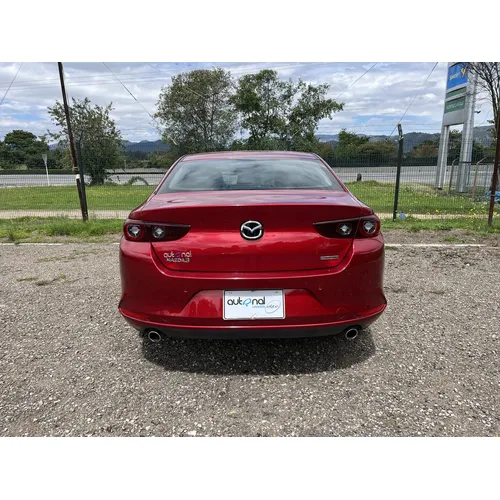 Mazda 3 2024 Rojo Bogotá