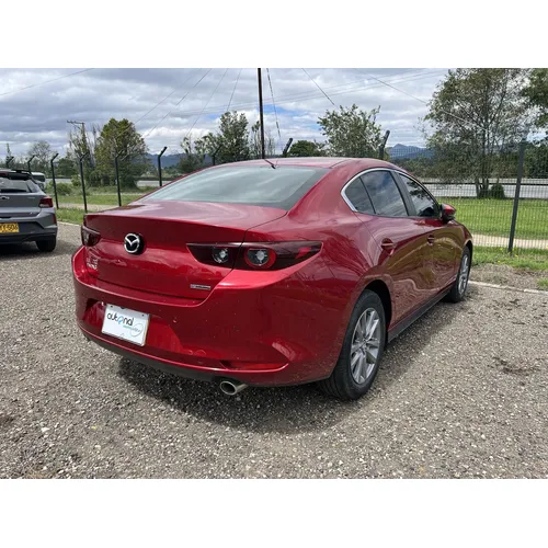Mazda 3 2024 Rojo Bogotá