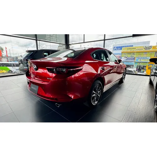 Mazda 3 2024 Rojo Bogotá