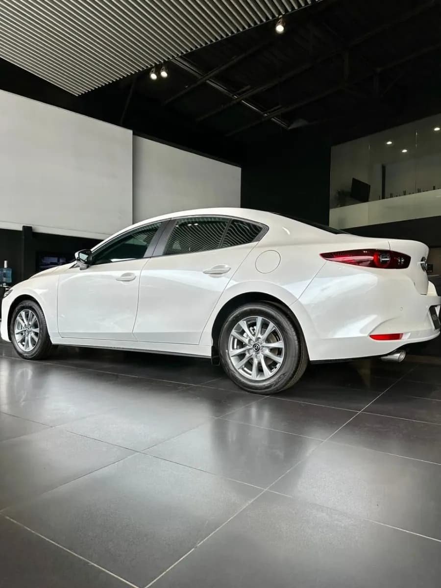 Mazda 3 Touring Híbrido 2025 Blanco